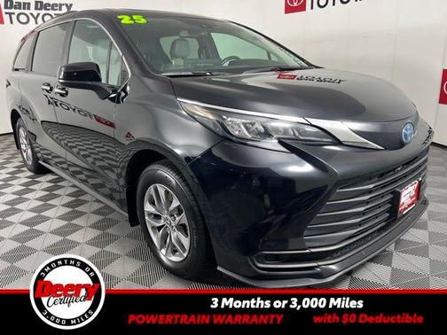 Midnight Black Metallic 2025 Toyota Sienna XLE