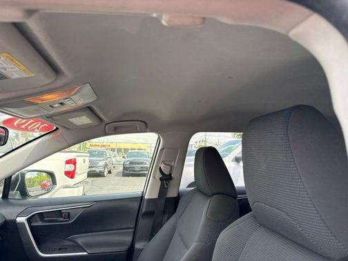 Magnetic Gray Metallic 2019 Toyota RAV4 LE
