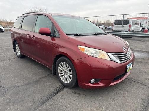 2011 Toyota Sienna XLE