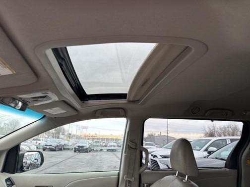 2011 Toyota Sienna XLE