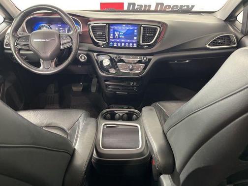 Velvet Red Pearlcoat 2020 Chrysler Pacifica Touring-L Plus