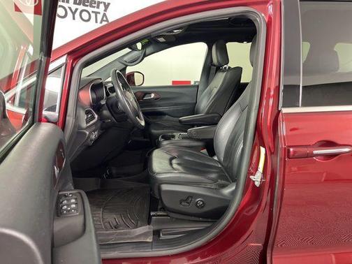 Velvet Red Pearlcoat 2020 Chrysler Pacifica Touring-L Plus