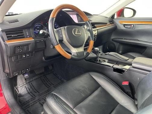 2013 Lexus ES 300h Base