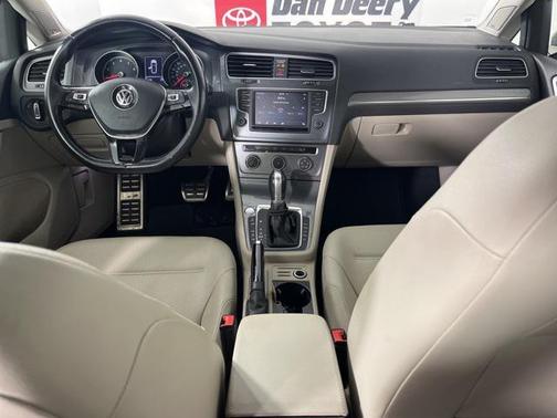 2017 Volkswagen Golf Alltrack TSI SE