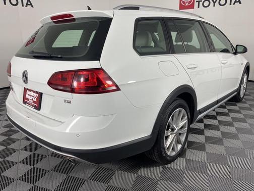 2017 Volkswagen Golf Alltrack TSI SE