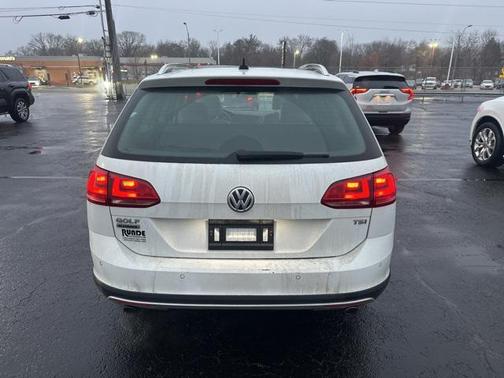 2017 Volkswagen Golf Alltrack TSI SE