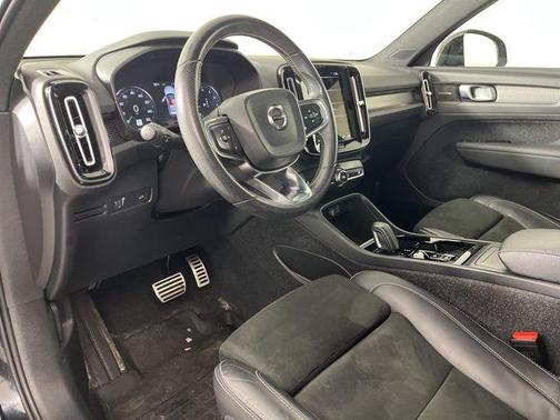2021 Volvo XC40 T5 R-Design
