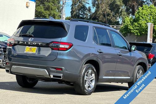 Smoke 2026 Honda Pilot EX-L