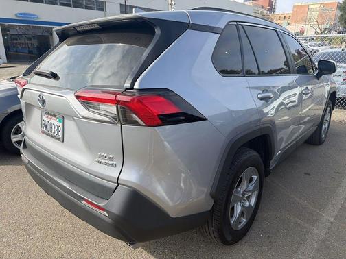 2022 Toyota RAV4 Hybrid XLE