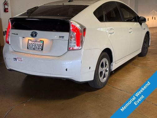 Blizzard Pearl 2015 Toyota Prius Four