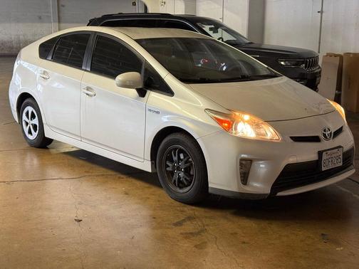 Blizzard Pearl 2015 Toyota Prius Four