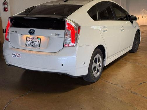 Blizzard Pearl 2015 Toyota Prius Four