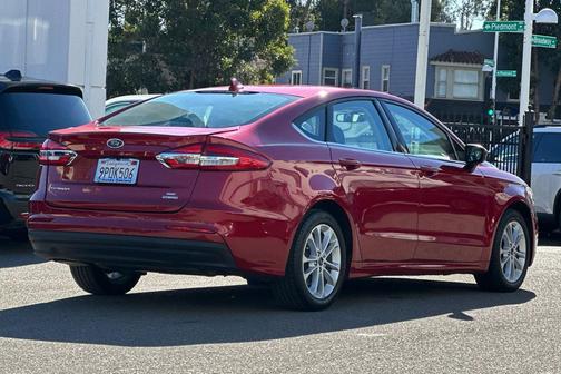 2020 Ford Fusion Hybrid SE