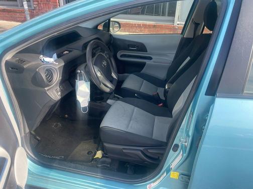 2013 Toyota Prius c Two