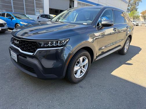 2023 Kia Sorento LX