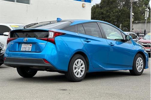 2020 Toyota Prius LE