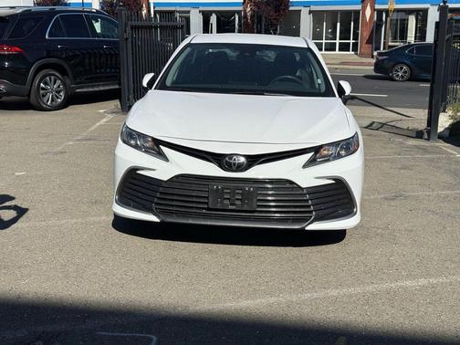 Ice Cap 2024 Toyota Camry LE