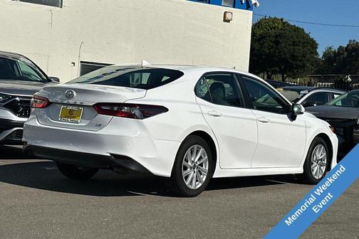 Ice Cap 2024 Toyota Camry LE