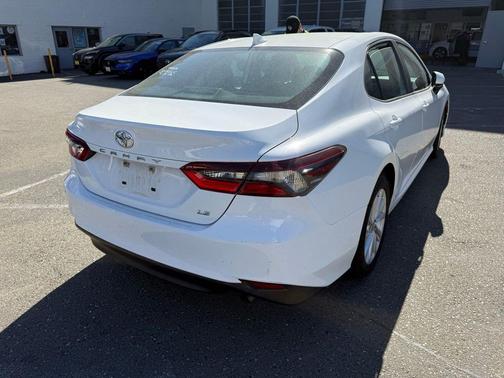 Ice Cap 2024 Toyota Camry LE