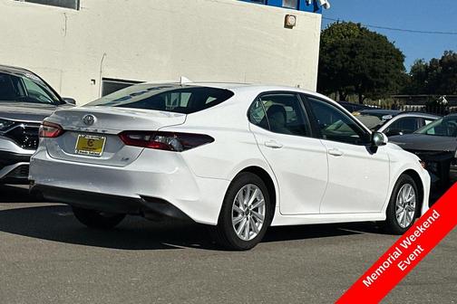 Ice Cap 2024 Toyota Camry LE