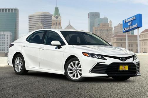 Ice Cap 2024 Toyota Camry LE