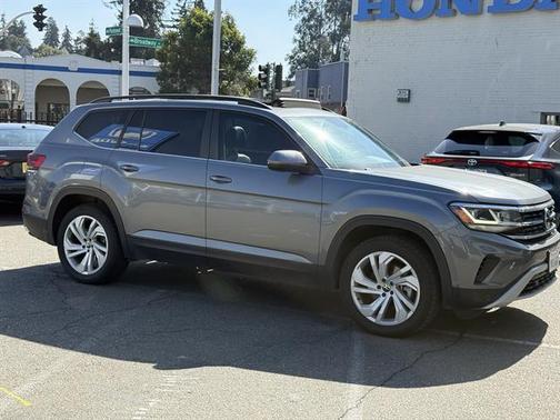 2022 Volkswagen Atlas 3.6L SE w/Technology
