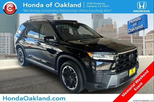 Crystal Black Pearl 2026 Honda Pilot Touring 8-Passenger