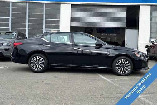 Super Black 2024 Nissan Altima 2.5 SV