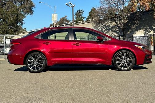2025 Toyota Corolla Hybrid SE