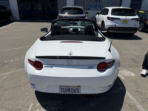 Arctic White 2016 Mazda MX-5 Miata Club