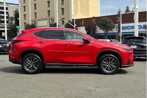 2022 Lexus NX 350h Premium
