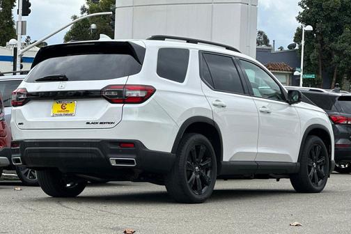 2025 Honda Pilot Black Edition