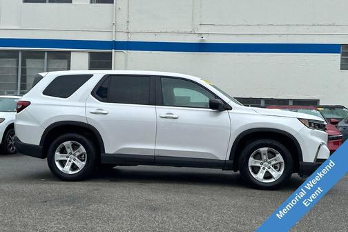 Platinum White Pearl 2023 Honda Pilot AWD LX