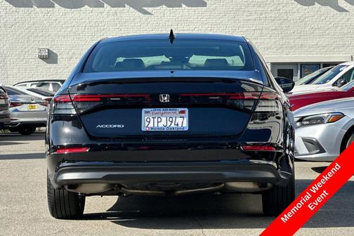 Crystal Black Pearl 2025 Honda Accord SE
