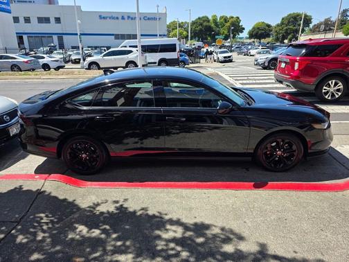 Crystal Black Pearl 2025 Honda Accord SE