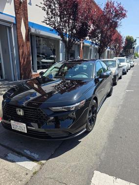 Crystal Black Pearl 2025 Honda Accord SE
