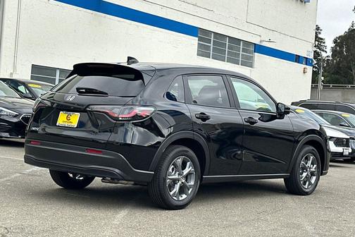 Crystal Black Pearl 2027 Honda HR-V LX