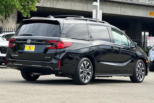 Crystal Black Pearl 2026 Honda Odyssey Elite