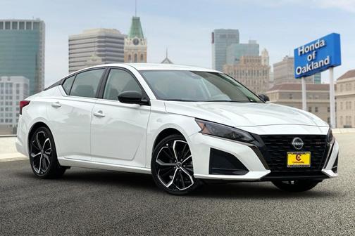 Glacier White 2024 Nissan Altima SR FWD