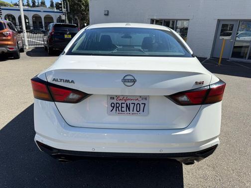 Glacier White 2024 Nissan Altima SR FWD
