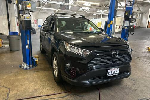 2020 Toyota RAV4 XLE