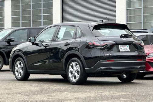 Crystal Black Pearl 2024 Honda HR-V LX
