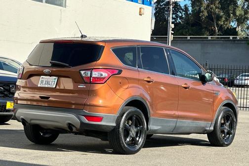 CANYON RIDGE METALLIC 2017 Ford Escape SE