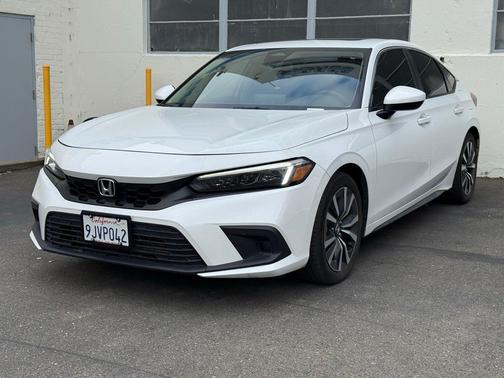 Platinum White Pearl 2024 Honda Civic EX-L