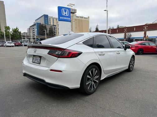 Platinum White Pearl 2024 Honda Civic EX-L