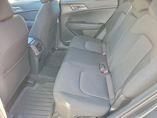 2025 Kia Sportage Hybrid LX