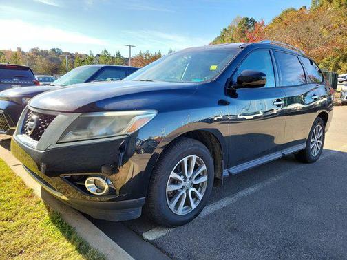 2016 Nissan Pathfinder SV