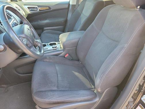 2016 Nissan Pathfinder SV