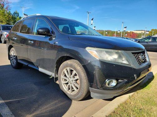 2016 Nissan Pathfinder SV