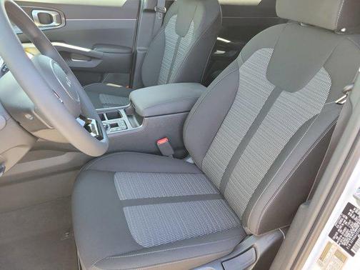 2025 Kia Sorento LX